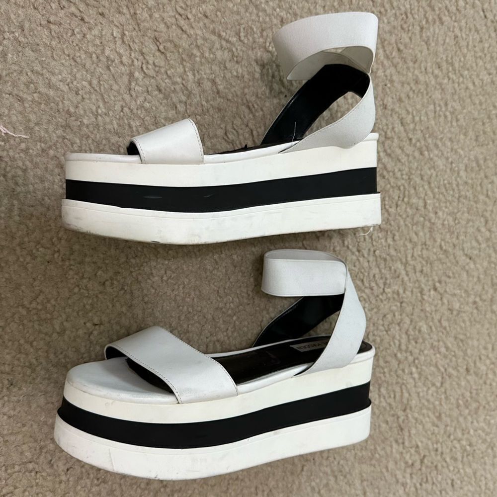 Steve Madden White and black Goth platform sandals - Picture 2 of 11